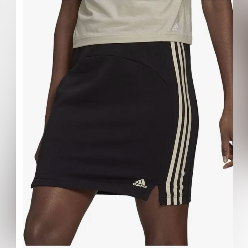 ADIDAS uforo 3-stripes Aeroready black mini skirt